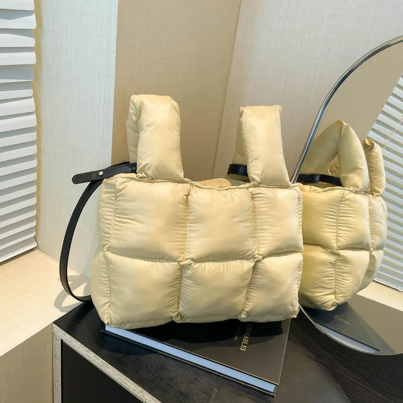 Soft Down Handbag for Women, Cotton-Padded Coat Bag, Fashionable Padded Single-Shoulder Bag, Space-Style Bag, New Style Crossbody Bag C-241219-1
