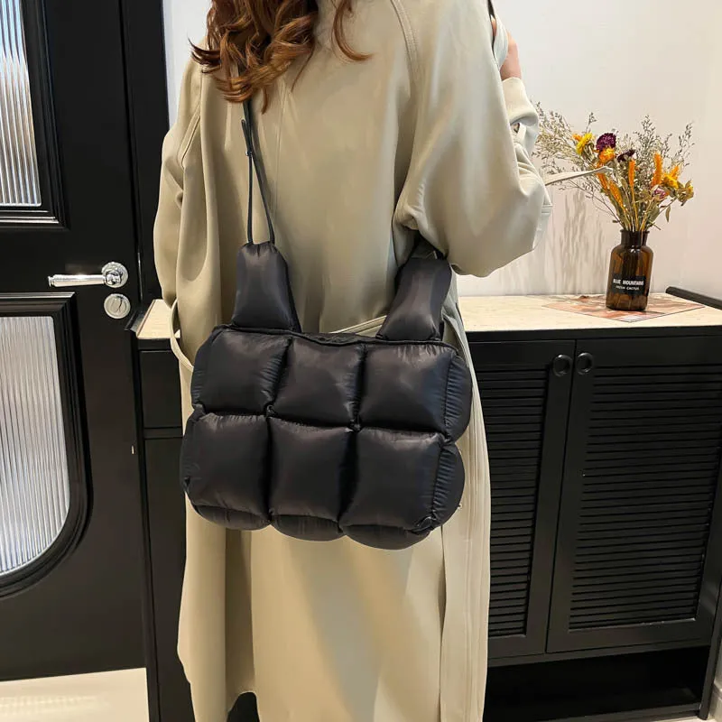 Soft Down Handbag for Women, Cotton-Padded Coat Bag, Fashionable Padded Single-Shoulder Bag, Space-Style Bag, New Style Crossbody Bag C-241219-1