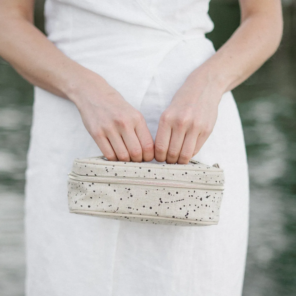 SoYoung Petite Beauty Poche in Linen Splatter