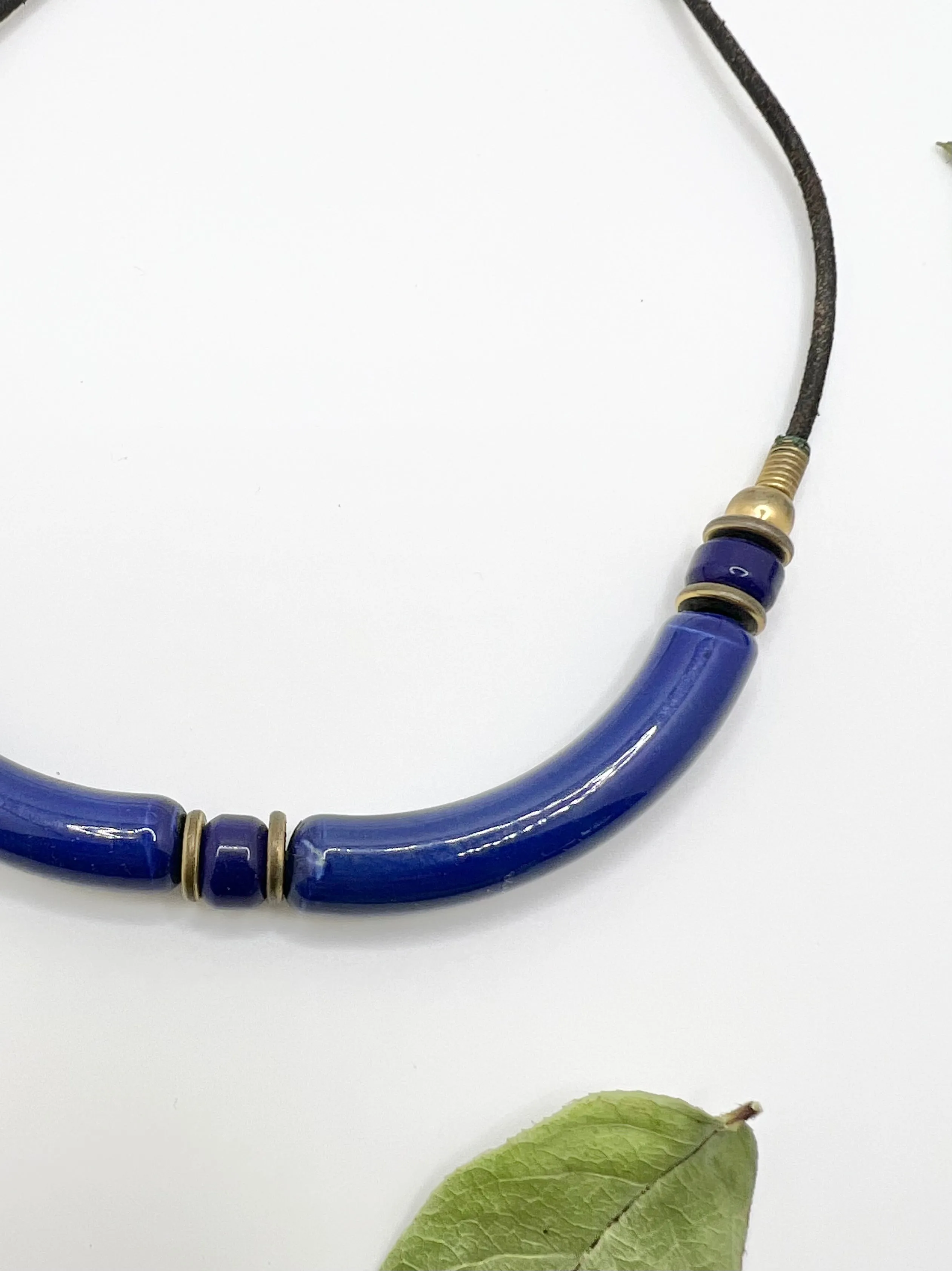 Structured Cobalt Choker