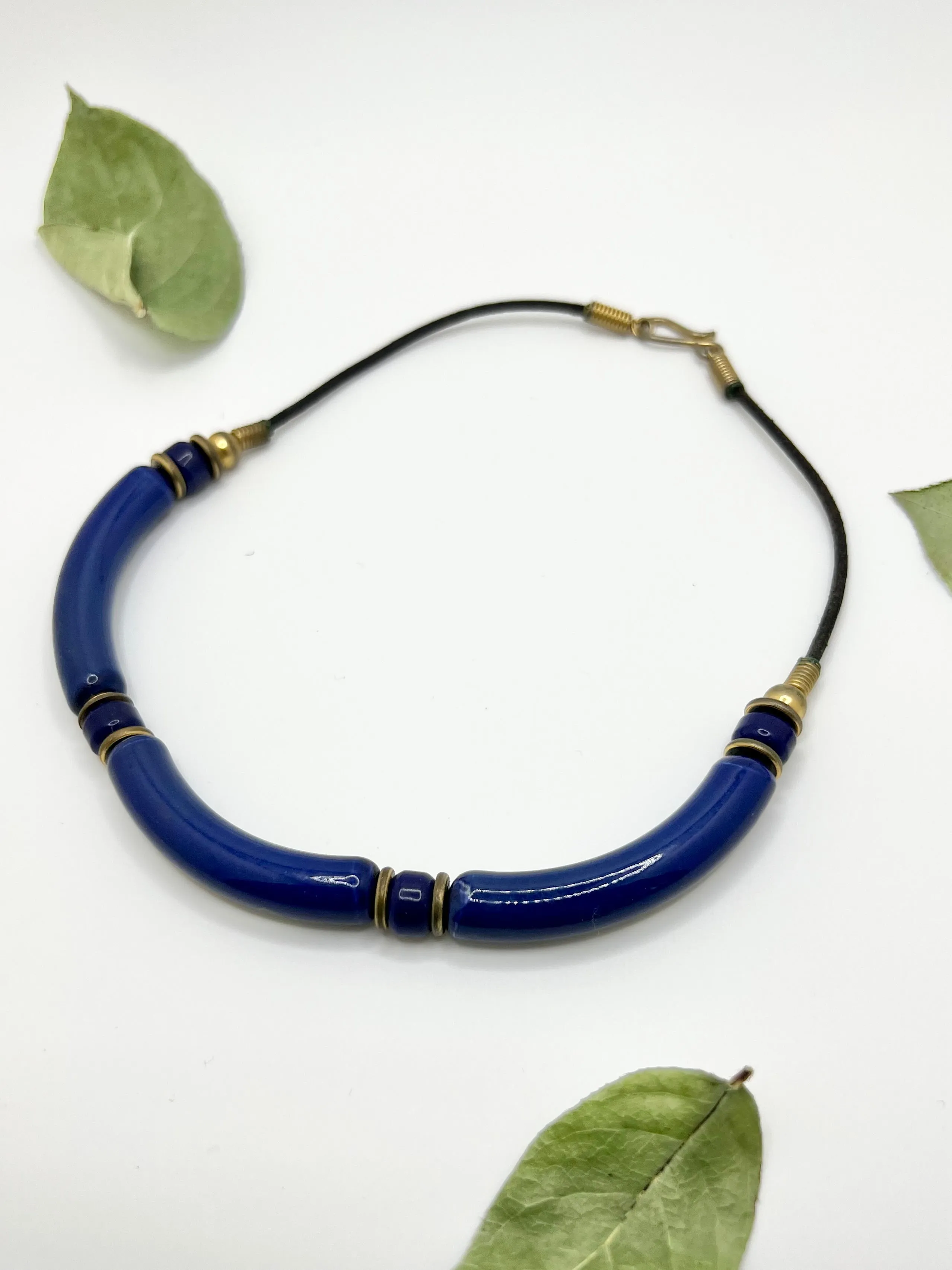 Structured Cobalt Choker