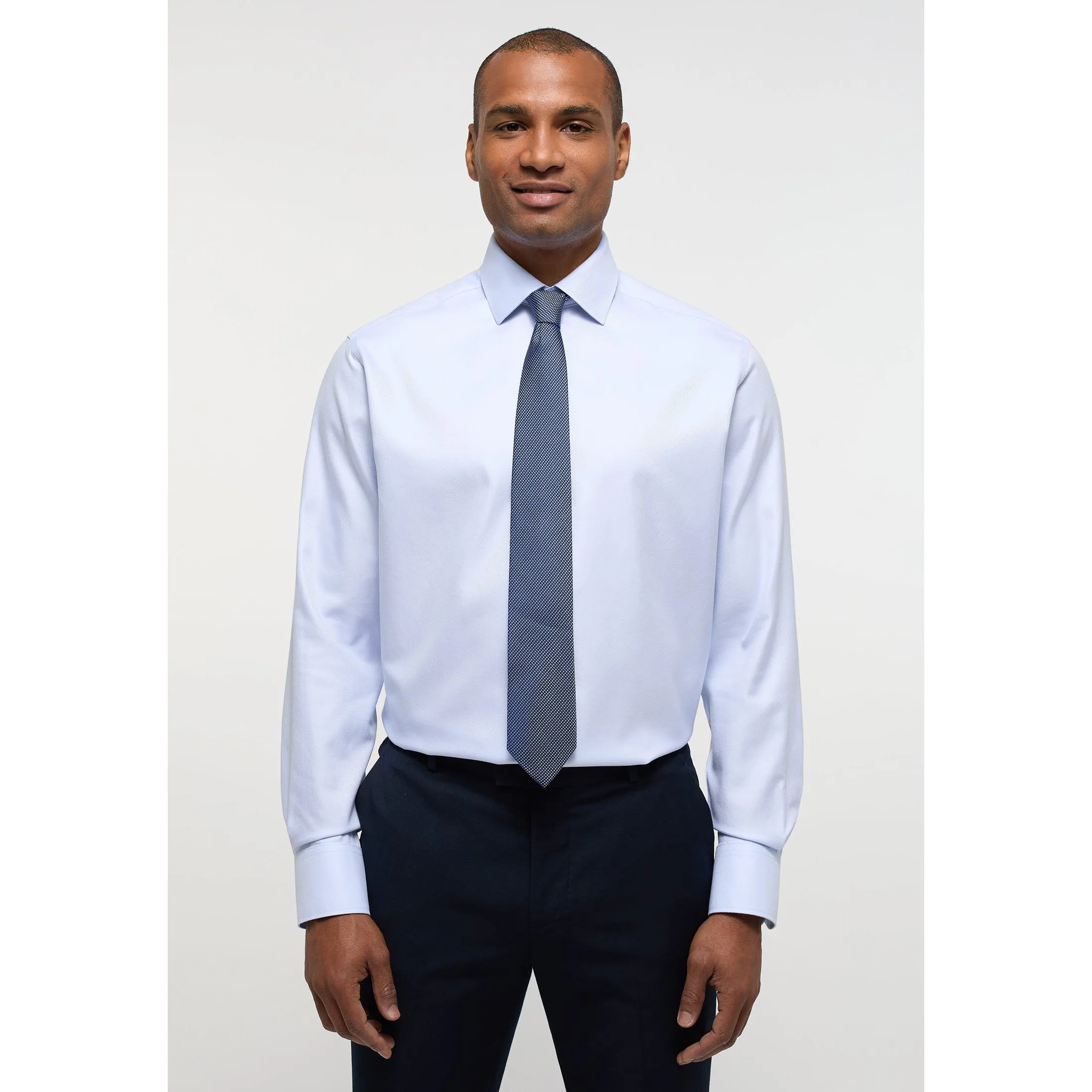 STRUCTURED TWILL MODERN FIT CUTAWAY COLLAR