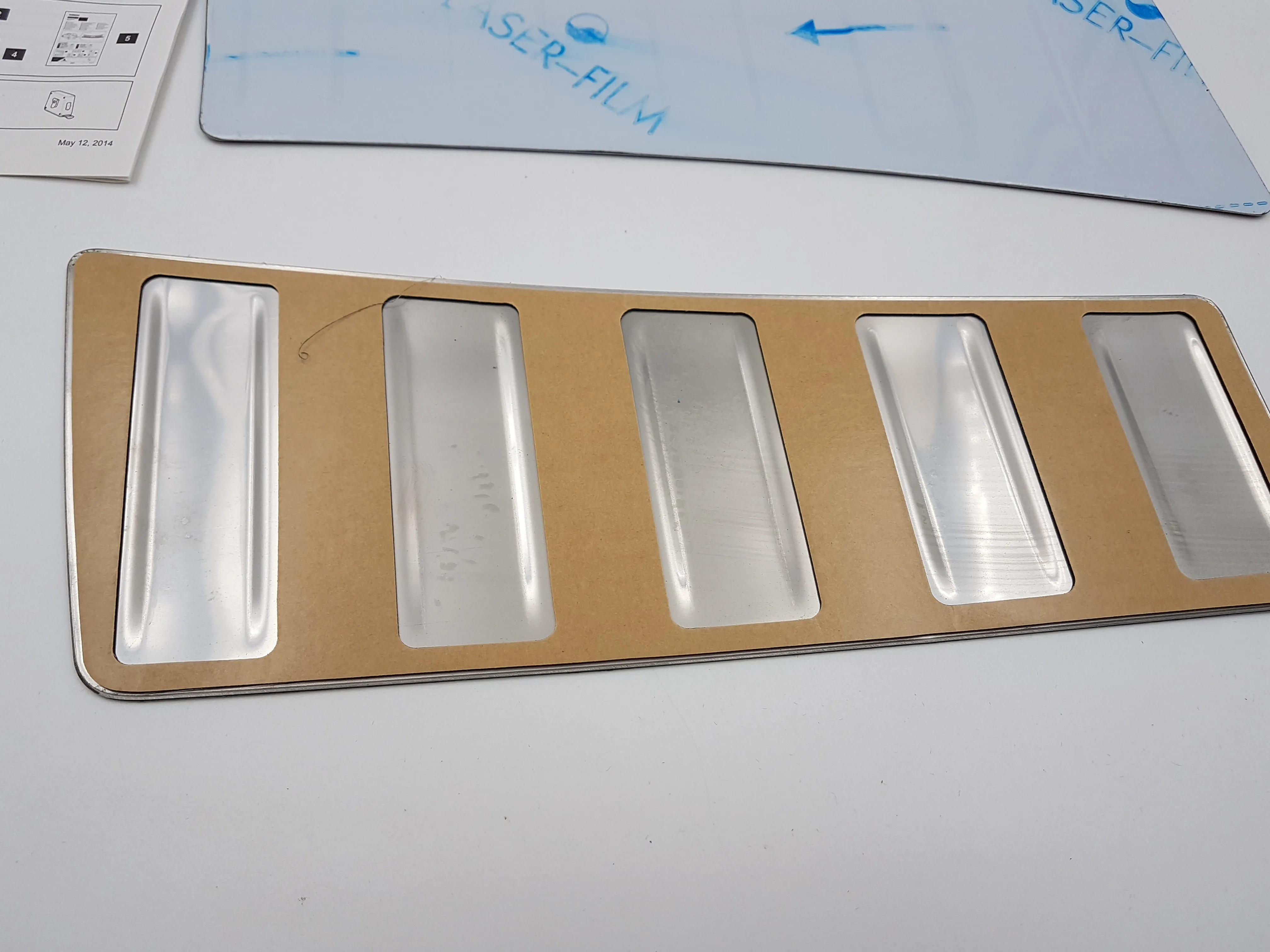 Umbral de Maletero de aluminio ORIGINAL Nissan X-Trail 2013-2023 KE9674C520