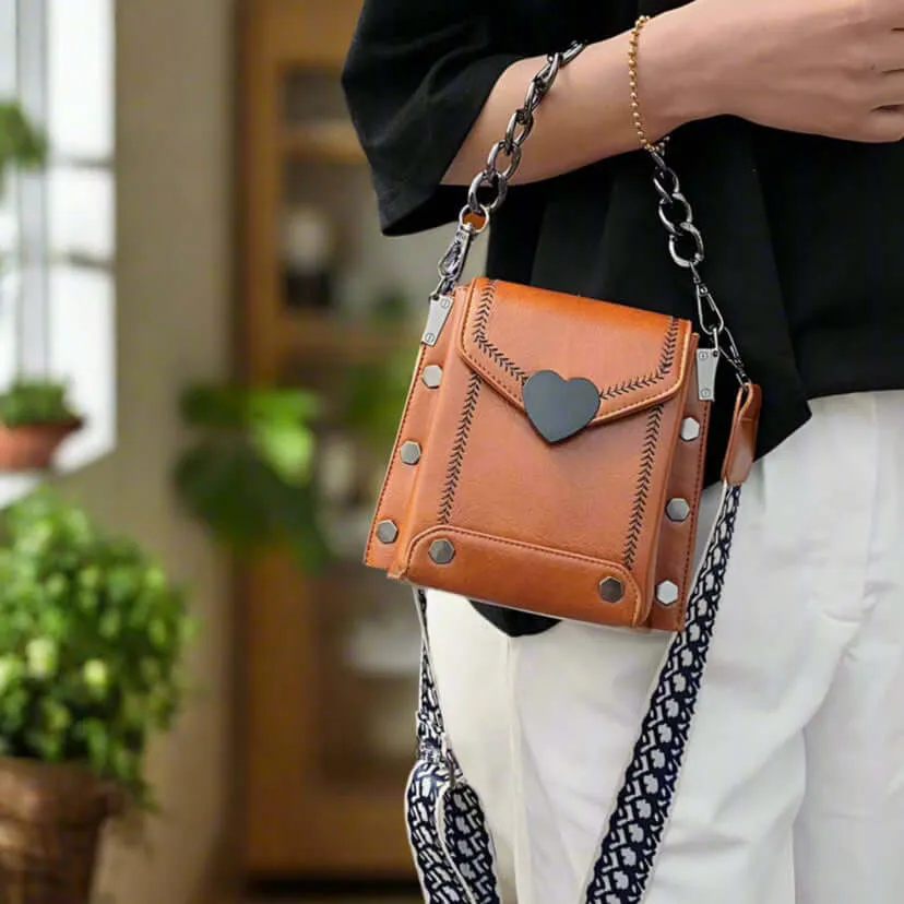 URBAN SWEETHEART CROSSBODY BAG