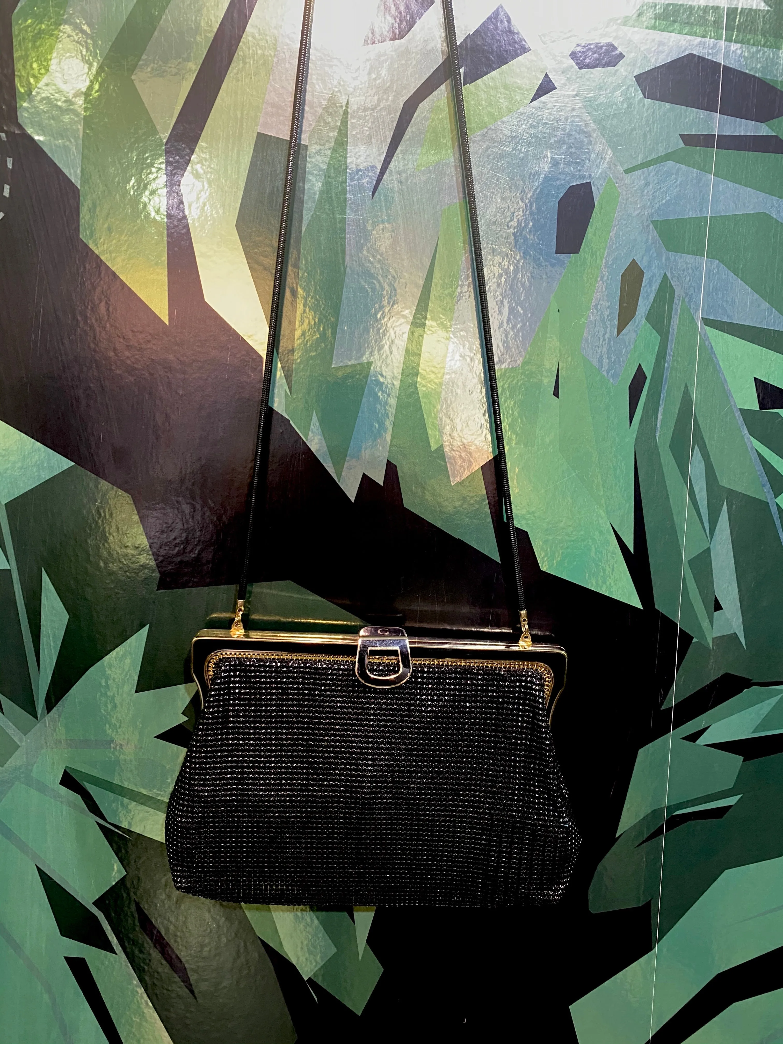 Vintage: Black  Metal Top Clasp Shoulder Bag/Clutch